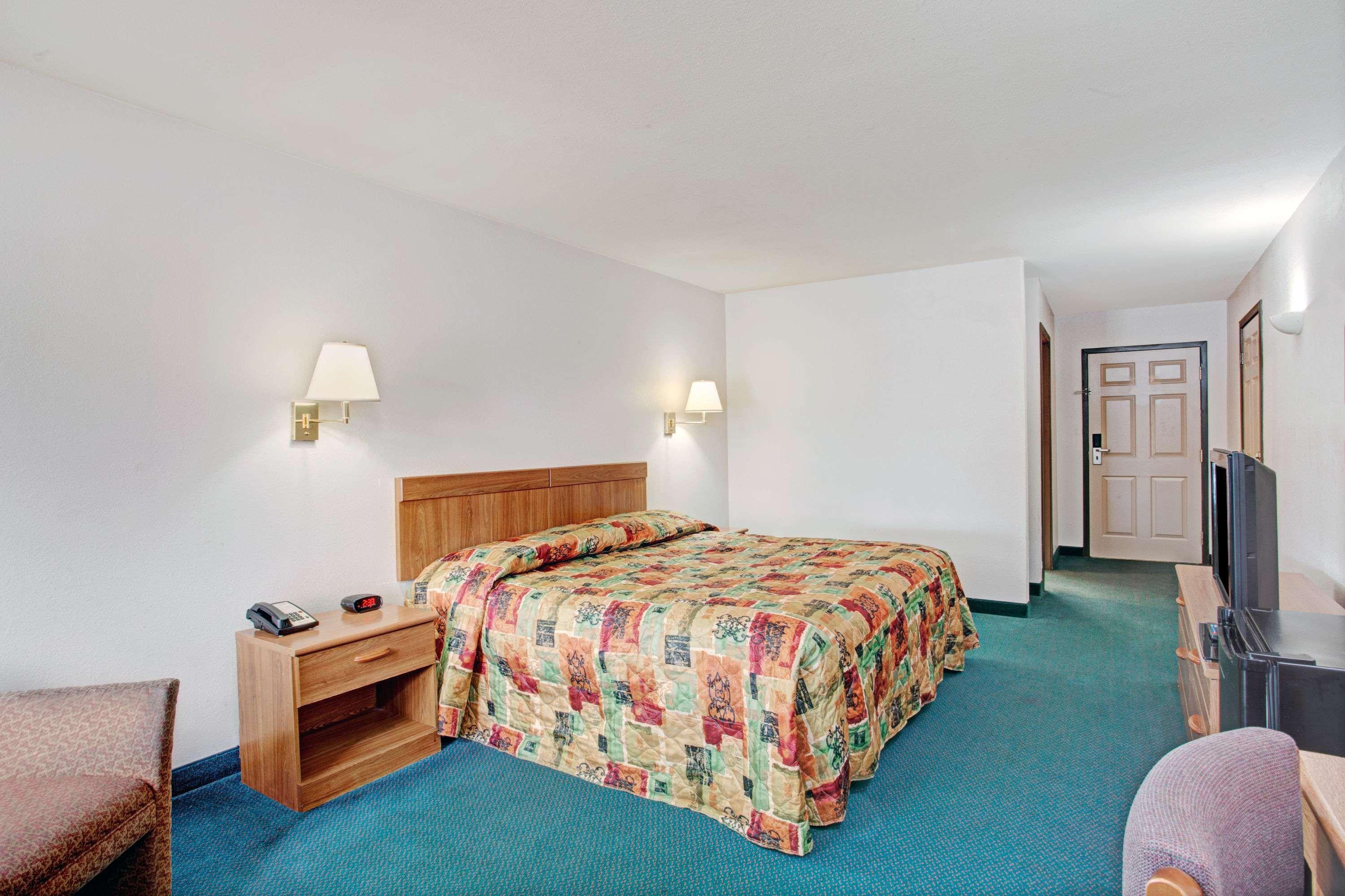 Hotel Super 8 By Wyndham Olive Branch Extérieur photo